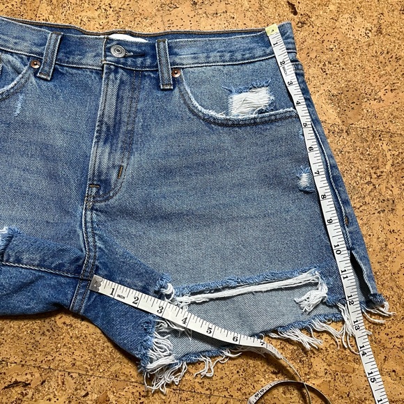 Abercrombie & Fitch The Boyfriend Distressed Midrise Jean Shorts In Sz 27/4 - Picture 9 of 10